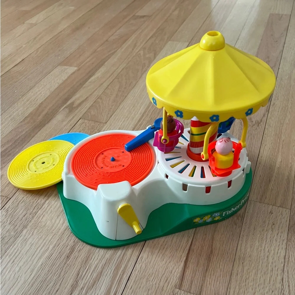 Fisher Price Vintage Change-A-Tune Carousel Music Box Toy w Discs & Box - Picture 3 of 3
